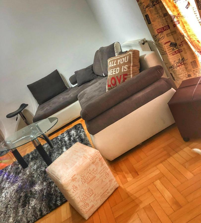 Apartments Near City Center 斯科普里 外观 照片